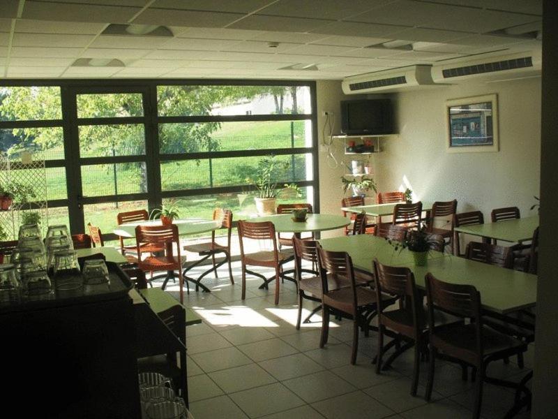 Home Du Buisson Hotel Des Familles Isle Bagian luar foto